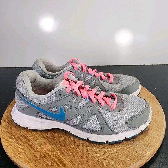 Nike Revolution 2 Sz 7 Womens 009218 Gray Blue Running LIghtweight Sneakers - Picture 1 of 9